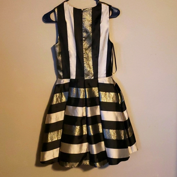 Forever Unique "Danielle Dress" - Picture 2 of 4